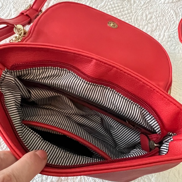 Victoria Gold Collection Small Red Pebbled Satchel (Used) - Picture 8 of 10